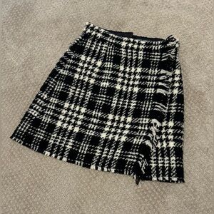 Dolce & Gabbana Houndstooth Plaid Wool Skirt in Black & White